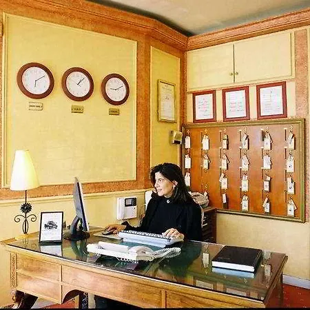 Eiffel Garibaldi Hotel