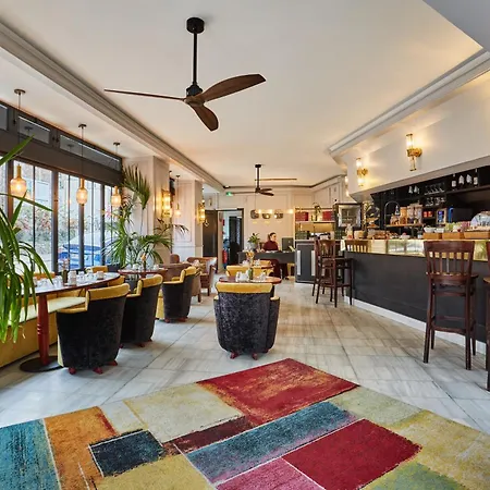 Eiffel Garibaldi Отель Париж