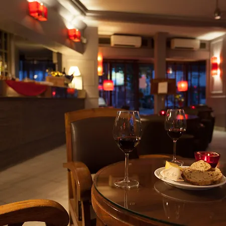 Eiffel Garibaldi 3* Париж