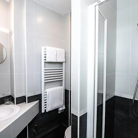 Otel Eiffel Garibaldi 3*