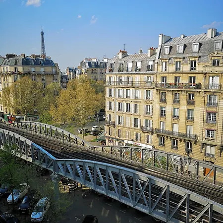 Отель Eiffel Garibaldi 3*