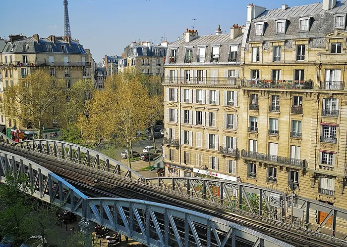 Hotel Eiffel Garibaldi 3*