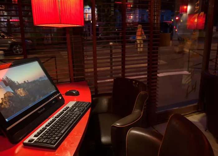 Eiffel Garibaldi Hotel 3*